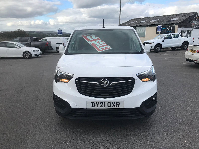 Vauxhall Combo 1.5L 2300 Sportive TD Diesel Manual Euro 6 (101 bhp) 6dr Manual 2026