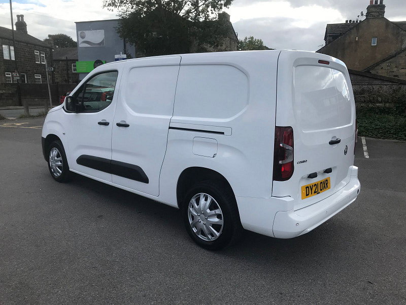 Vauxhall Combo 1.5L 2300 Sportive TD Diesel Manual Euro 6 (101 bhp) 6dr Manual 2026