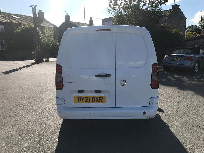 Vauxhall Combo 1.5L 2300 Sportive TD Diesel Manual Euro 6 (101 bhp) 6dr Manual 2025