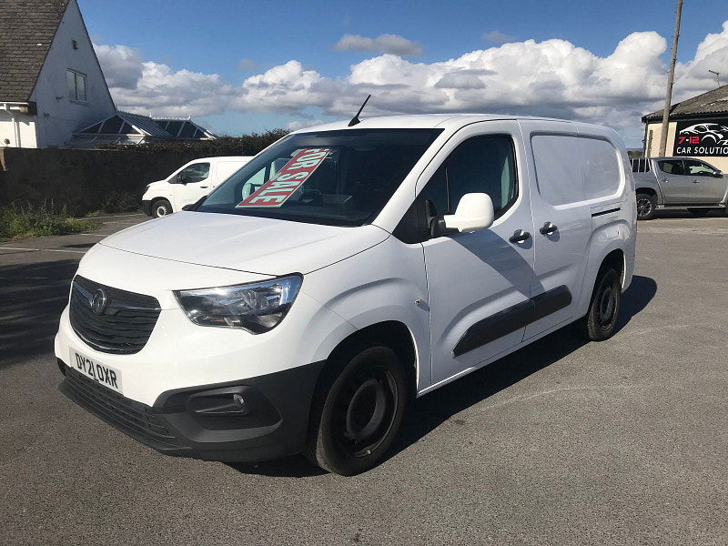 Vauxhall Combo 1.5L 2300 Sportive TD Diesel Manual Euro 6 (101 bhp) 6dr Manual 2025