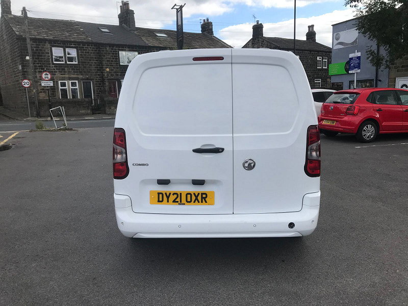 Vauxhall Combo 1.5L 2300 Sportive TD Diesel Manual Euro 6 (101 bhp) 6dr Manual 2026