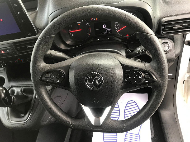 Vauxhall Combo 1.5L 2300 Sportive TD Diesel Manual Euro 6 (101 bhp) 6dr Manual 2026