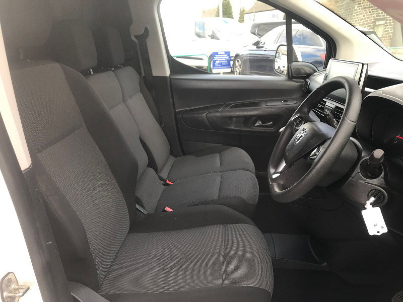 Vauxhall Combo 1.5L 2300 Sportive TD Diesel Manual Euro 6 (101 bhp) 6dr Manual 2026