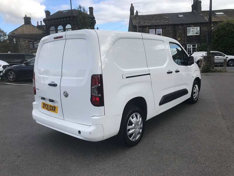 Vauxhall Combo 1.5L 2300 Sportive TD Diesel Manual Euro 6 (101 bhp) 6dr Manual 2026