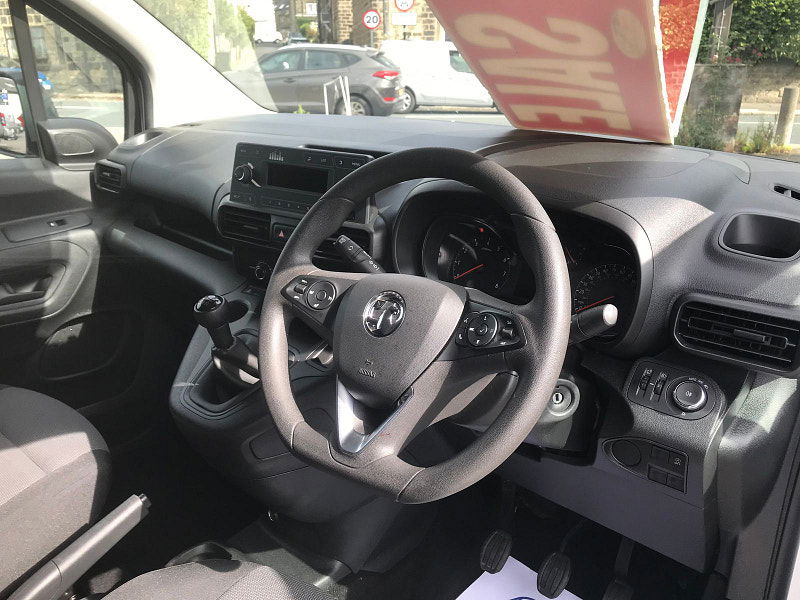 Vauxhall Combo 1.5L 2300 SportIVE TD S/S Diesel Manual Euro 6 (101 bhp) 6dr Manual 2025