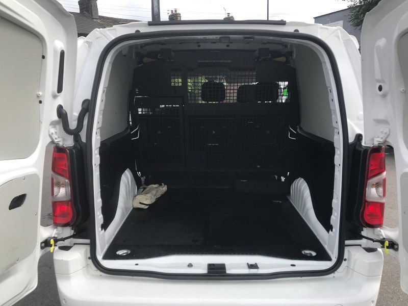 Vauxhall Combo 1.5L 2300 SportIVE TD S/S Diesel Manual Euro 6 (101 bhp) 6dr Manual 2025