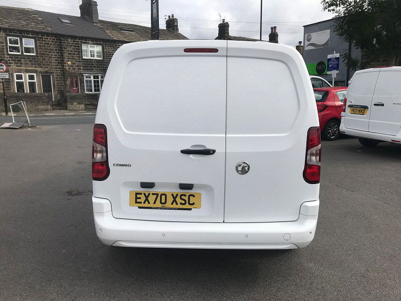 Vauxhall Combo 1.5L 2300 SportIVE TD S/S Diesel Manual Euro 6 (101 bhp) 6dr Manual 2025