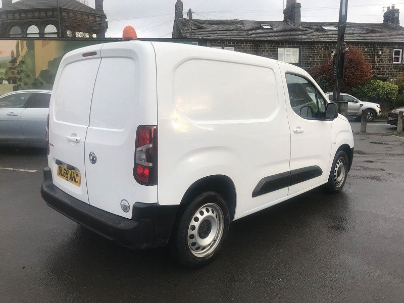 Vauxhall Combo 1.5L L1H1 2000 EDITION S/S Diesel Automatic Euro 6 (129 bhp) 6dr Automatic 2025