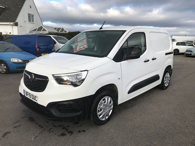 Vauxhall Combo 1.6L L1H1 2000 EDITION S/S Diesel Manual Euro 6 (101 bhp) 5dr Manual 2024