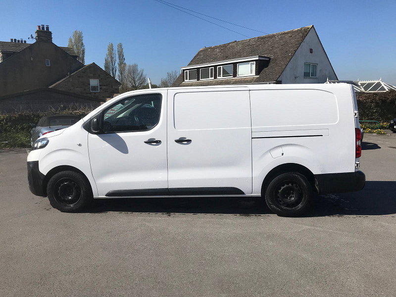 Vauxhall Vivaro 1.5 Turbo D 2900 Dynamic Panel Van 6dr Diesel Manual L2 H1 Euro 6 (s/s) (100 ps) 6dr Manual 2026