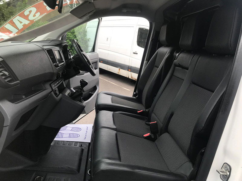 Vauxhall Vivaro 1.5L 2900 Sportive S/S Diesel Manual Euro 6 (101 bhp) 6dr Manual 2025