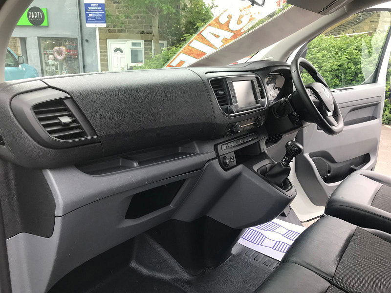 Vauxhall Vivaro 1.5L 2900 Sportive S/S Diesel Manual Euro 6 (101 bhp) 6dr Manual 2025