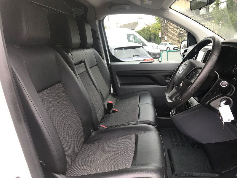 Vauxhall Vivaro 1.5L 2900 Sportive S/S Diesel Manual Euro 6 (101 bhp) 6dr Manual 2025