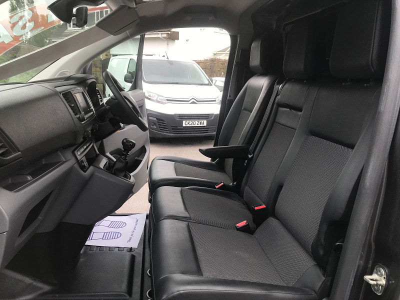 Vauxhall Vivaro 1.5L L2H1 2900 SPORTIVE S/S Diesel Manual Euro 6 (101 bhp) 5dr Manual 2025