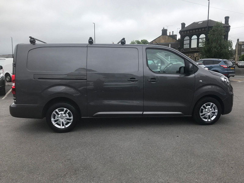 Vauxhall Vivaro 1.5L L2H1 2900 SPORTIVE S/S Diesel Manual Euro 6 (101 bhp) 5dr Manual 2025