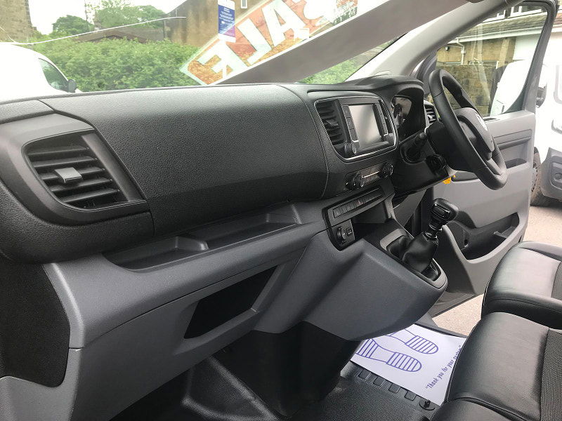 Vauxhall Vivaro 1.5L L2H1 2900 SPORTIVE S/S Diesel Manual Euro 6 (101 bhp) 5dr Manual 2025