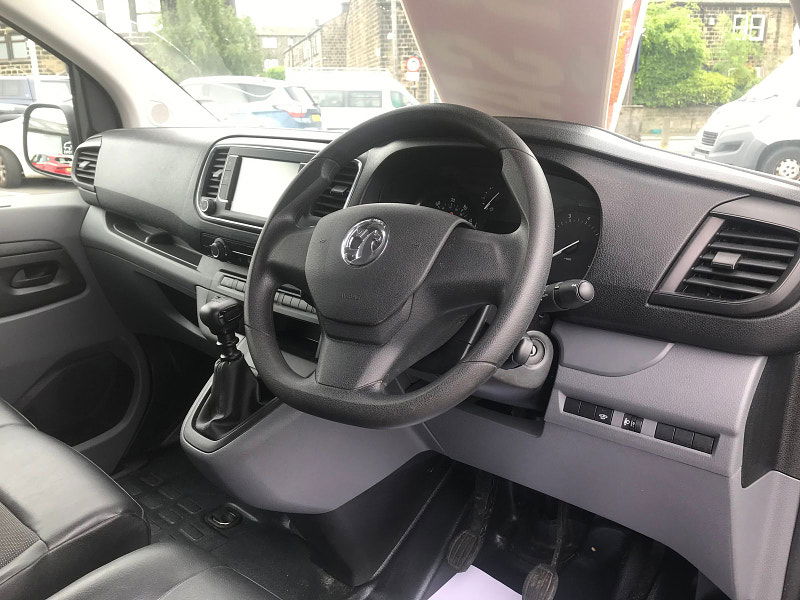 Vauxhall Vivaro 1.5L L2H1 2900 SPORTIVE S/S Diesel Manual Euro 6 (101 bhp) 5dr Manual 2025