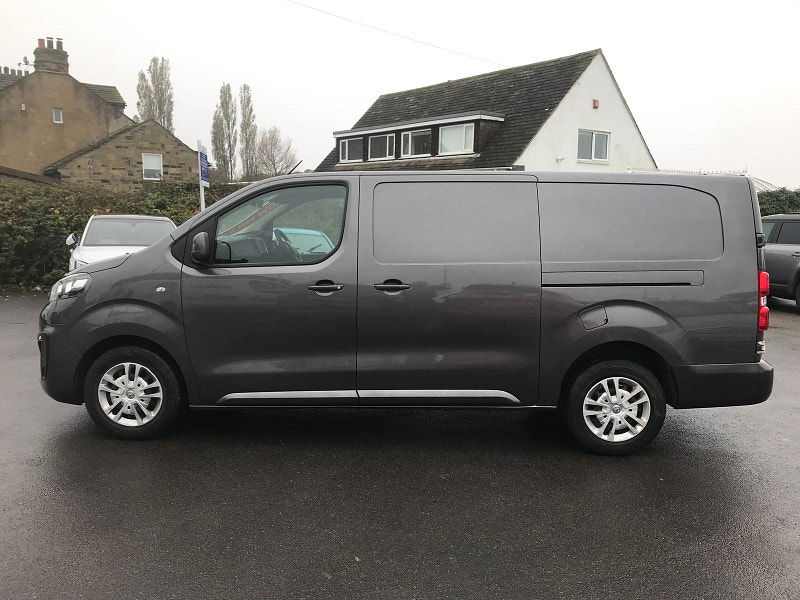 Vauxhall Vivaro 1.5L L2H1 2900 SPORTIVE S/S Diesel Manual Euro 6 (101 bhp) 6dr Manual 2024