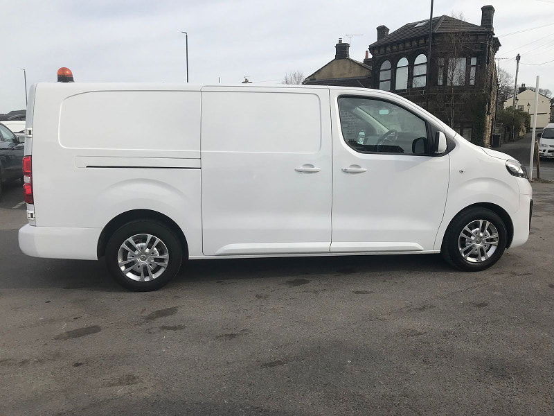 Vauxhall Vivaro 1.5L L2H1 2900 SPORTIVE S/S Diesel Manual Euro 6 (101 bhp) 6dr Manual 2025