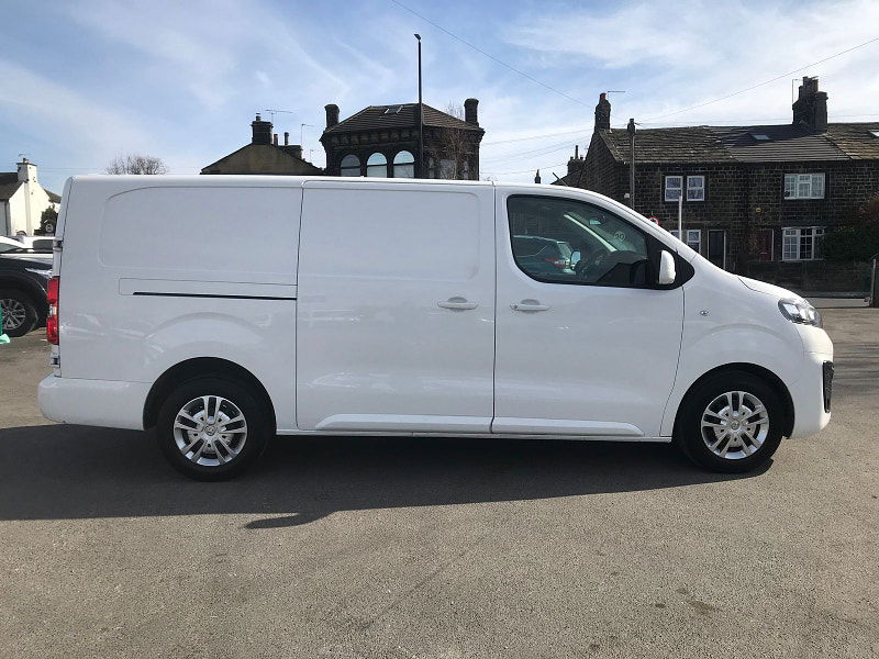 Vauxhall Vivaro 1.5L L2H1 2900 SPORTIVE S/S Diesel Manual Euro 6 (101 bhp) 6dr Manual 2025