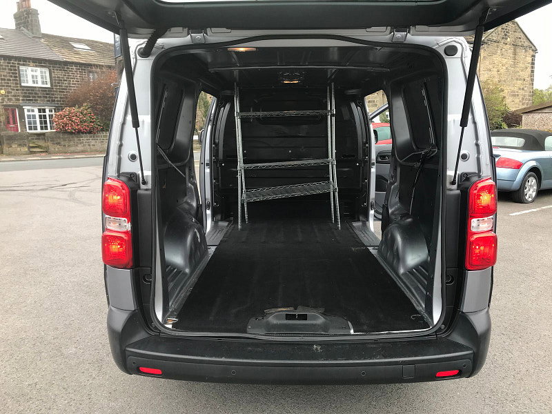 Vauxhall Vivaro 2.0 Turbo D 3100 Dynamic Panel Van 6dr Diesel Auto L2 H1 Euro 6 (s/s) (120 ps) 6dr Automatic 2026