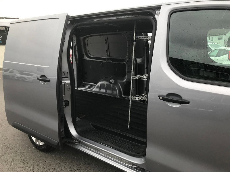 Vauxhall Vivaro 2.0 Turbo D 3100 Dynamic Panel Van 6dr Diesel Auto L2 H1 Euro 6 (s/s) (120 ps) 6dr Automatic 2026