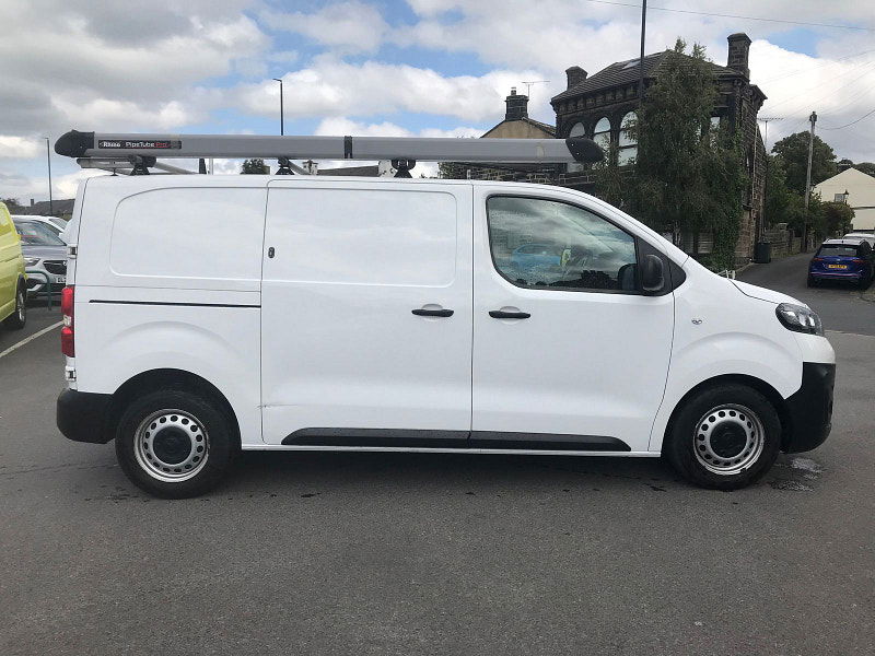 Vauxhall Vivaro 2.0L F3100 Dynamic S/S Diesel Manual Euro 6 (142 bhp) 6dr Manual 2025
