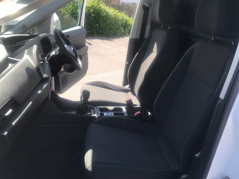 Volkswagen Caddy 1.5L C20 Commerce TSi Petrol Manual Euro 6 (113 bhp) 5dr Manual 2025