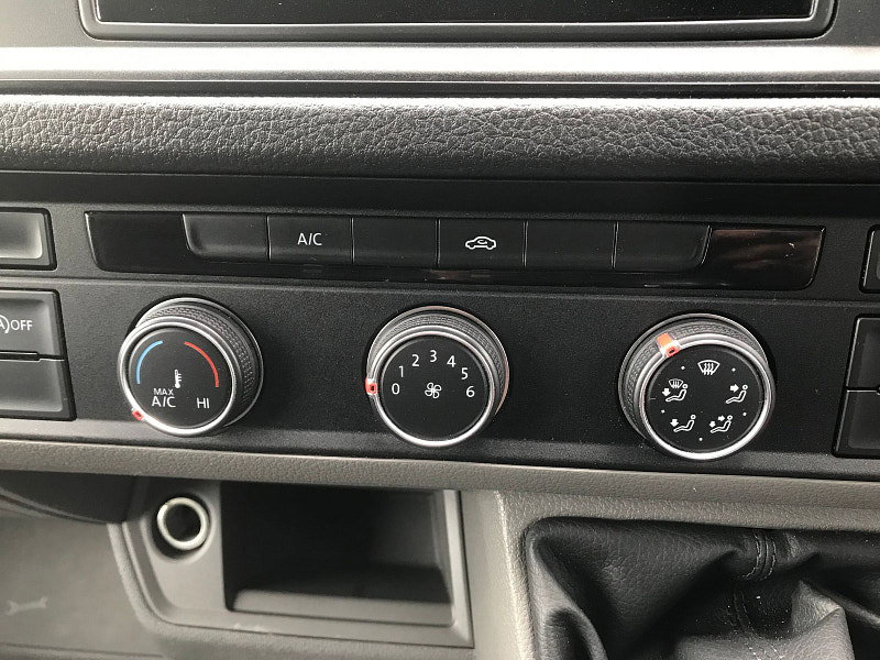 Volkswagen Crafter 2.0 TDI CR35 Trendline Panel Van 5dr Diesel Manual RWD MWB High Roof Euro 6 (s/s) (140 ps) 5dr Manual 2026