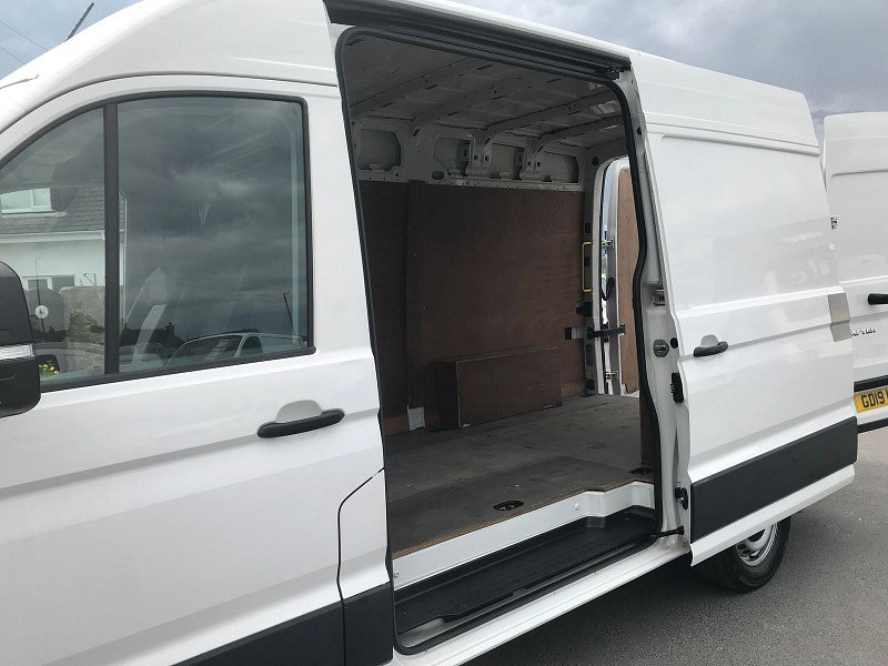Volkswagen Crafter 2.0 TDI CR35 Trendline Panel Van 5dr Diesel Manual RWD MWB High Roof Euro 6 (s/s) (140 ps) 5dr Manual 2026