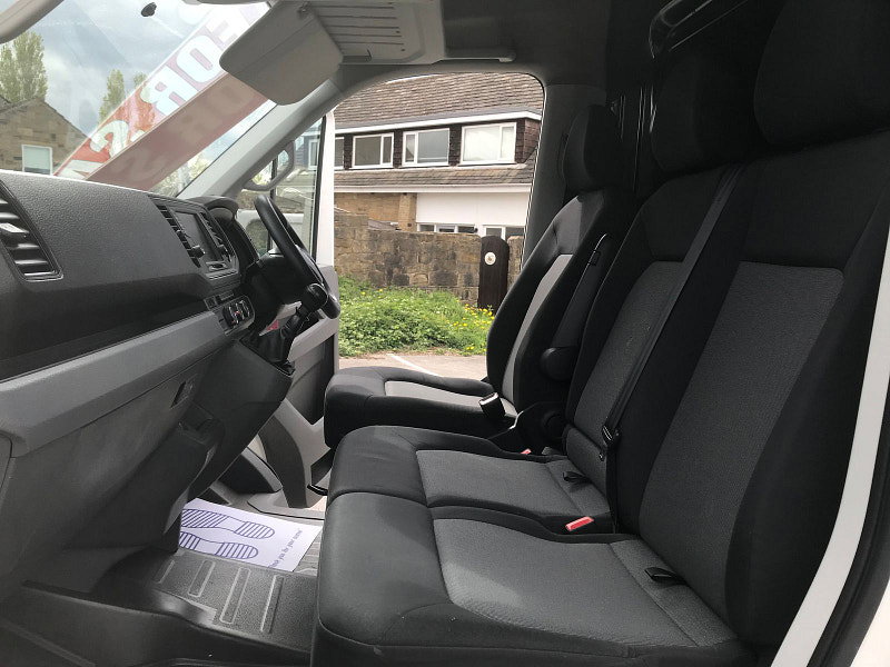 Volkswagen Crafter 2.0 TDI CR35 Trendline Panel Van 5dr Diesel Manual RWD MWB High Roof Euro 6 (s/s) (140 ps) 5dr Manual 2026