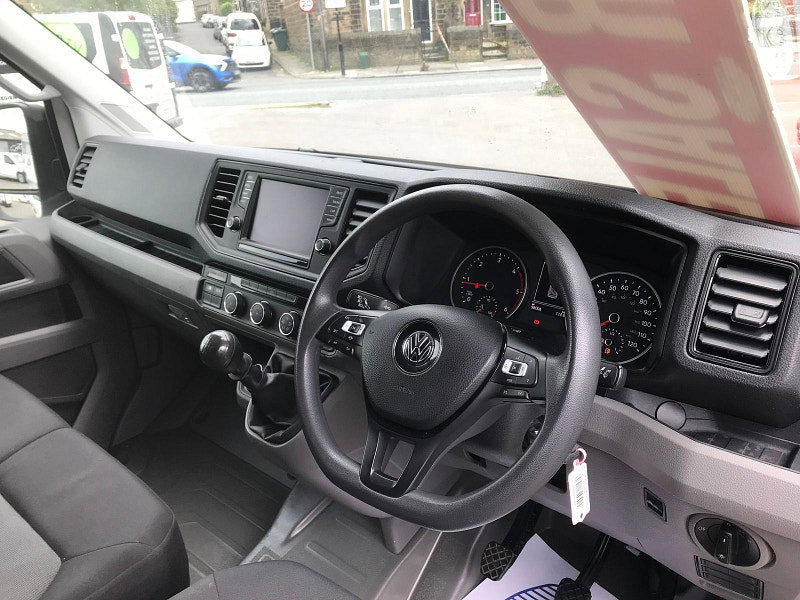 Volkswagen Crafter 2.0 TDI CR35 Trendline Panel Van 5dr Diesel Manual RWD MWB High Roof Euro 6 (s/s) (140 ps) 5dr Manual 2026