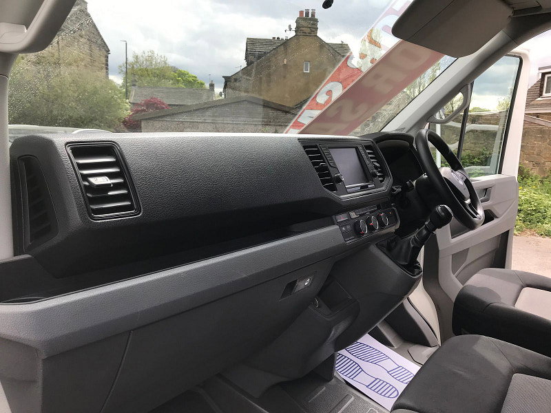 Volkswagen Crafter 2.0 TDI CR35 Trendline Panel Van 5dr Diesel Manual RWD MWB High Roof Euro 6 (s/s) (140 ps) 5dr Manual 2026