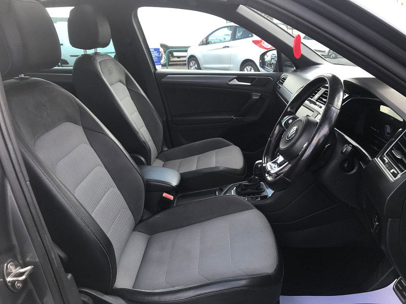 Volkswagen Tiguan 2.0L R-Line TDI BlueMotion Technology 4Motion Semi-Auto SUV 5dr Diesel Semi Automatic Euro 6 (148 bhp) 5dr Semi Automatic 2025