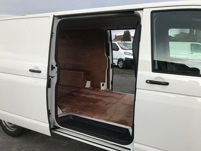 Volkswagen Transporter 2.0 TDI T30 BlueMotion Tech Startline Panel Van 5dr Diesel Manual FWD LWB Euro 6 (s/s) (102 ps) 5dr Manual 2026