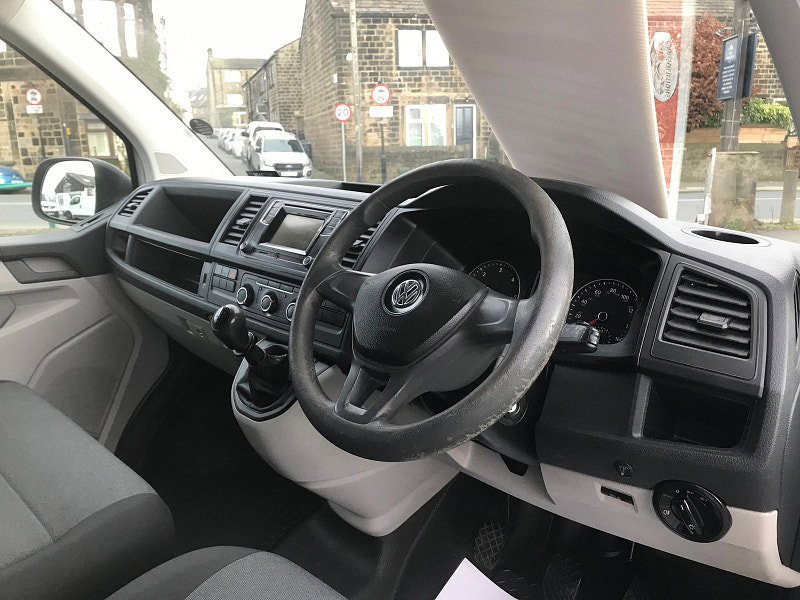 Volkswagen Transporter 2.0 TDI T30 BlueMotion Tech Startline Panel Van 5dr Diesel Manual FWD LWB Euro 6 (s/s) (102 ps) 5dr Manual 2026