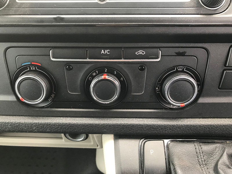 Volkswagen Transporter 2.0L T32 Highline TDI BlueMotion Technology 4Motion Semi-Auto Diesel Semi Automatic Euro 6 (201 bhp) 5dr Semi Automatic 2025