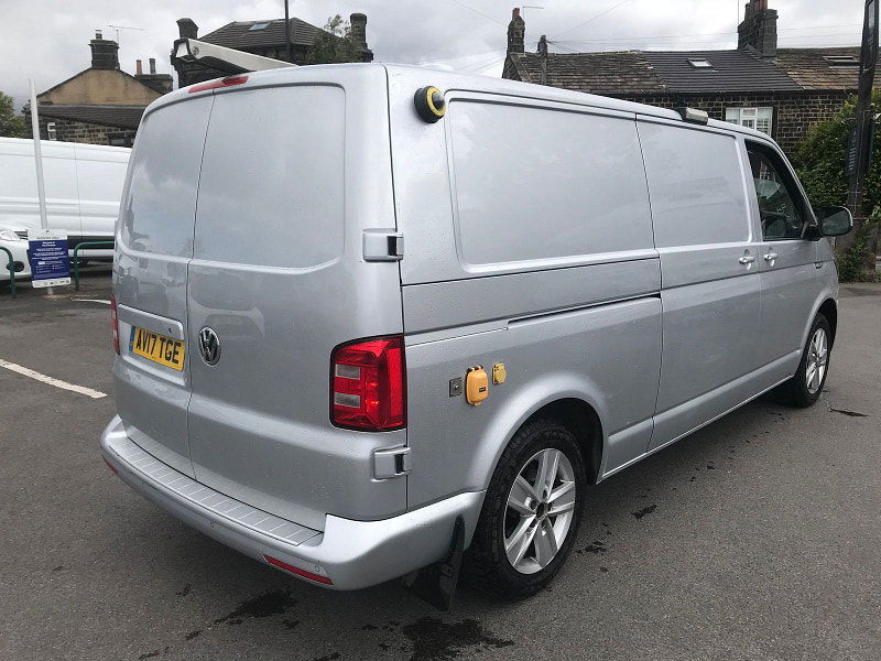 Volkswagen Transporter 2.0L T32 Highline TDI BlueMotion Technology 4Motion Semi-Auto Diesel Semi Automatic Euro 6 (201 bhp) 5dr Semi Automatic 2025