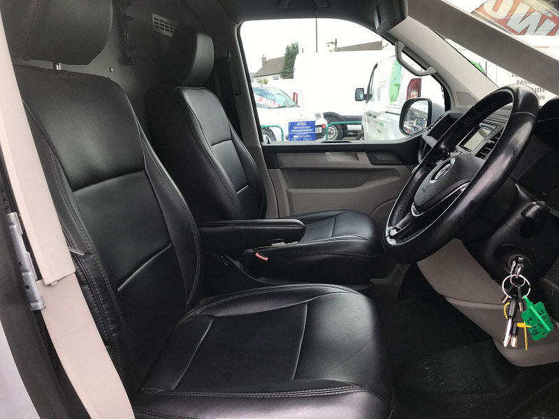 Volkswagen Transporter 2.0L T32 Highline TDI BlueMotion Technology 4Motion Semi-Auto Diesel Semi Automatic Euro 6 (201 bhp) 5dr Semi Automatic 2025