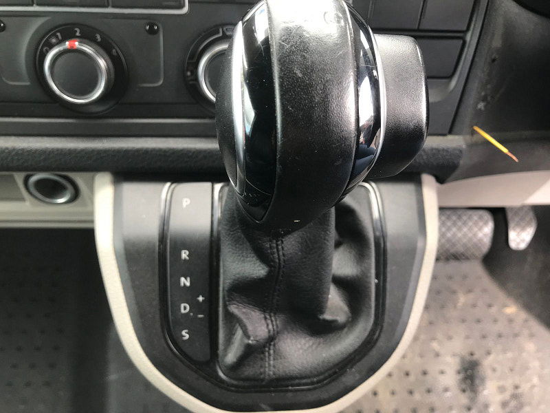 Volkswagen Transporter 2.0L T32 Highline TDI BlueMotion Technology 4Motion Semi-Auto Diesel Semi Automatic Euro 6 (201 bhp) 5dr Semi Automatic 2025
