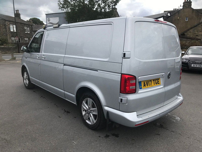 Volkswagen Transporter 2.0L T32 Highline TDI BlueMotion Technology 4Motion Semi-Auto Diesel Semi Automatic Euro 6 (201 bhp) 5dr Semi Automatic 2025