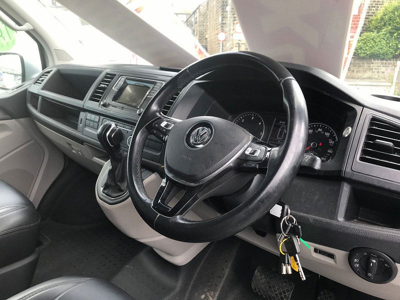 Volkswagen Transporter 2.0L T32 Highline TDI BlueMotion Technology 4Motion Semi-Auto Diesel Semi Automatic Euro 6 (201 bhp) 5dr Semi Automatic 2025