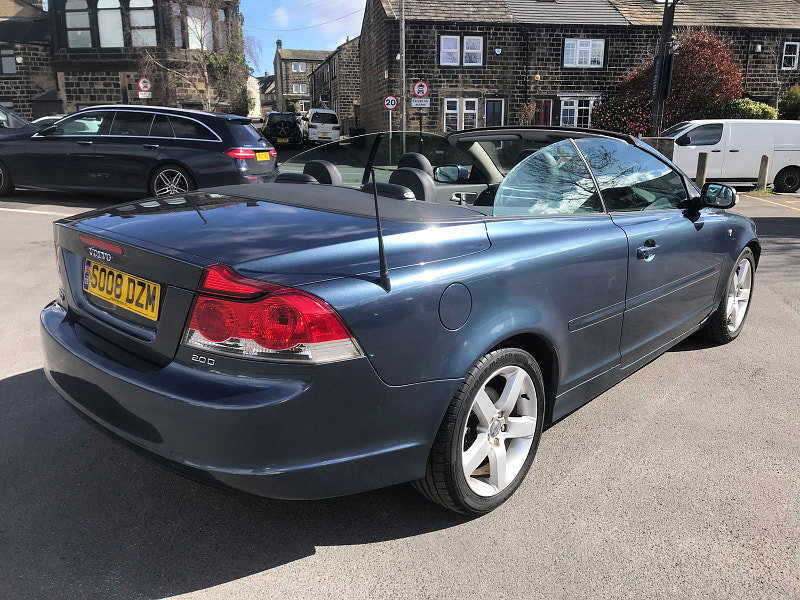 Volvo C70 2.0D Sport Convertible 2dr Diesel Manual (161 g/km, 134 bhp) 2dr Manual 2026