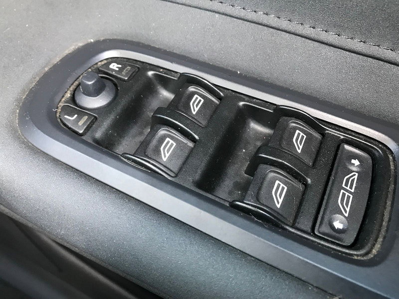 Volvo C70 2.0D Sport Convertible 2dr Diesel Manual (161 g/km, 134 bhp) 2dr Manual 2026