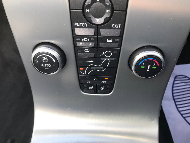 Volvo C70 2.0D Sport Convertible 2dr Diesel Manual (161 g/km, 134 bhp) 2dr Manual 2026