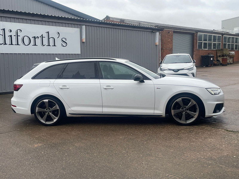 Audi A4 Avant 2.0 TFSI 35 Black Edition Estate 5dr Petrol Manual Euro 6 (s/s) (150 ps) 5dr Manual 2026