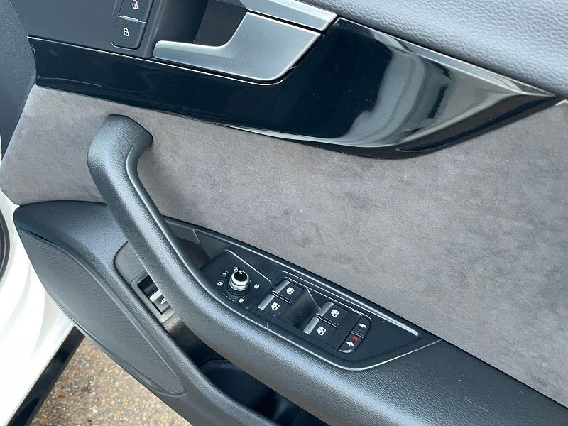 Audi A4 Avant 2.0 TFSI 35 Black Edition Estate 5dr Petrol Manual Euro 6 (s/s) (150 ps) 5dr Manual 2026