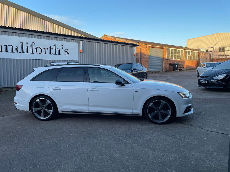 Audi A4 Avant 2.0 TFSI Black Edition Estate 5dr Petrol S Tronic Euro 6 (s/s) (190 ps) 5dr Automatic 2024