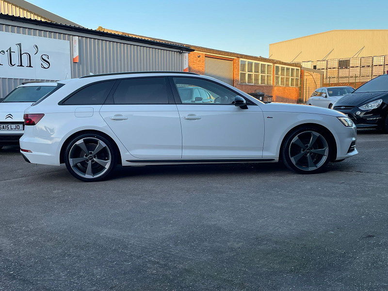 Audi A4 Avant 2.0 TFSI Black Edition Estate 5dr Petrol S Tronic Euro 6 (s/s) (190 ps) 5dr Automatic 2024