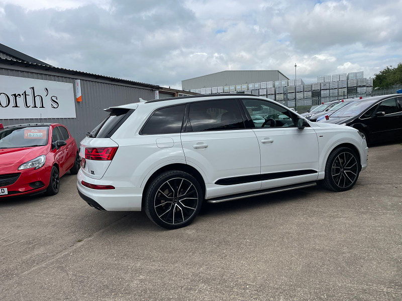 Audi Q7 3.0 TDI V6 S line SUV 5dr Diesel Tiptronic quattro Euro 6 (s/s) (218 ps) Full Black Leather. 22's 5dr Automatic 2024